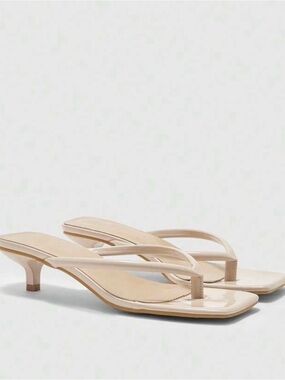 👡 {Nude Kitten Heels}